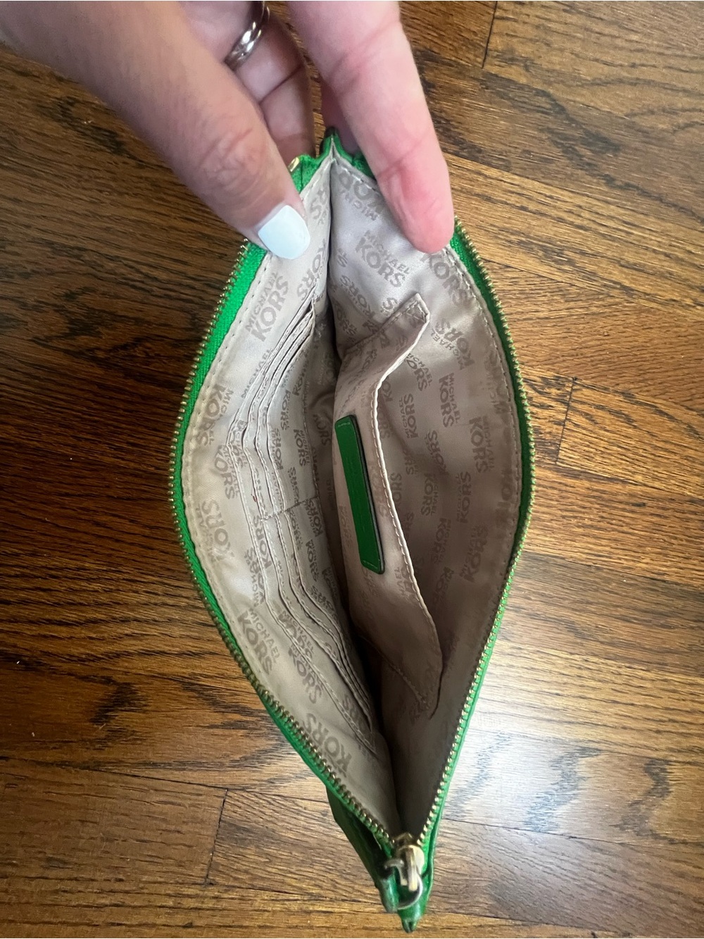 Michael Kors Bright Green Pebbled Leather Wristlet with Gold Logo - Picture 5 of 5